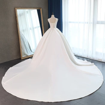 2022 Простые свадебные платья А-силуэта в стиле бохо V-образным вырезом без рукавов до пола Шнуровка сзади Часовня Поезд Свадебное платье
